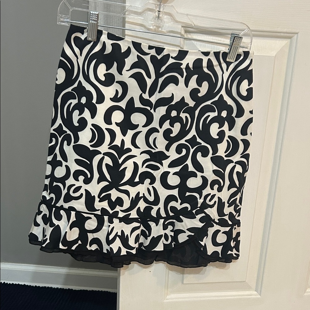 White House Black Market Black and White Abstract Ruffle Mini Skirt